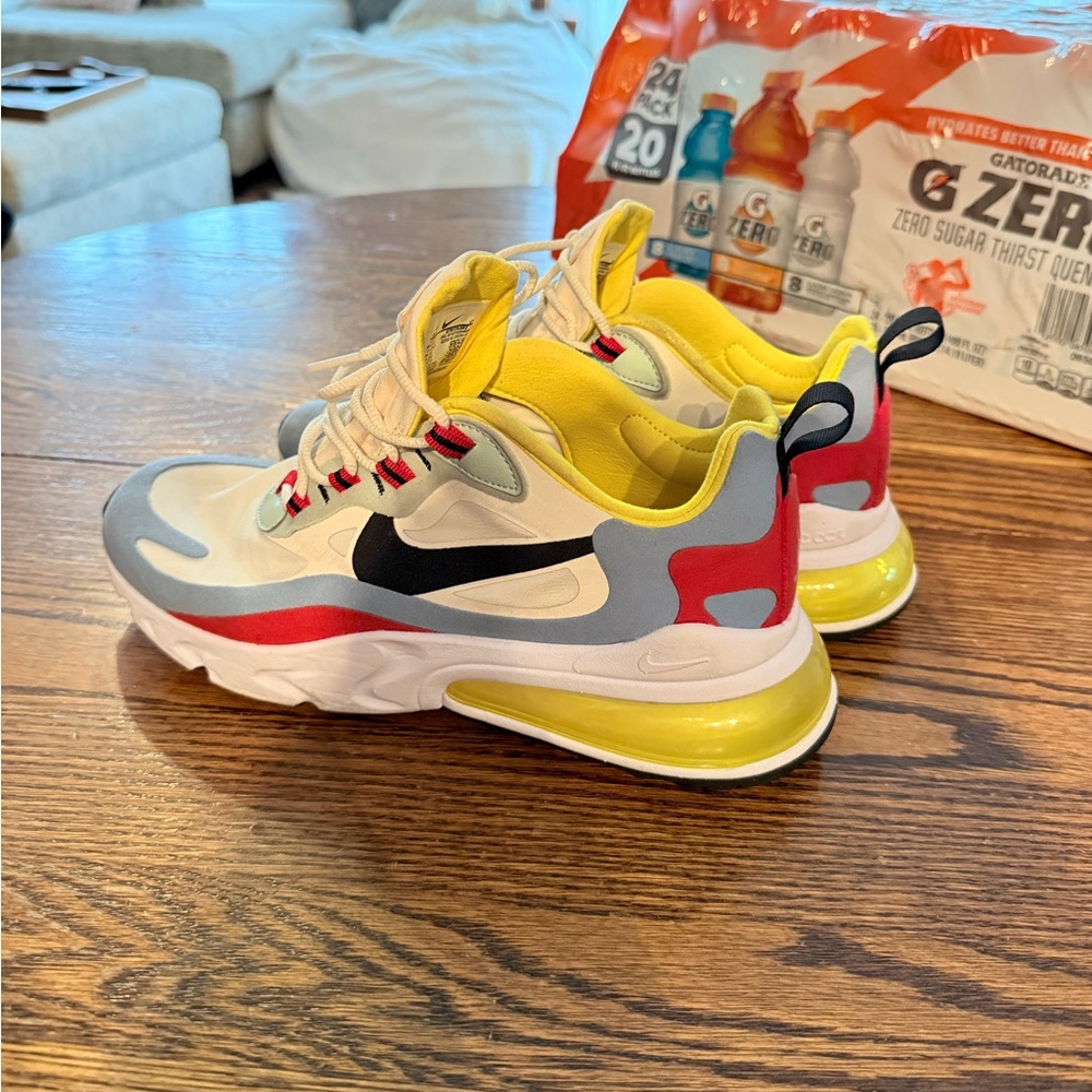 Air Max 270 React 'Bauhaus' - Picture 5 of 8